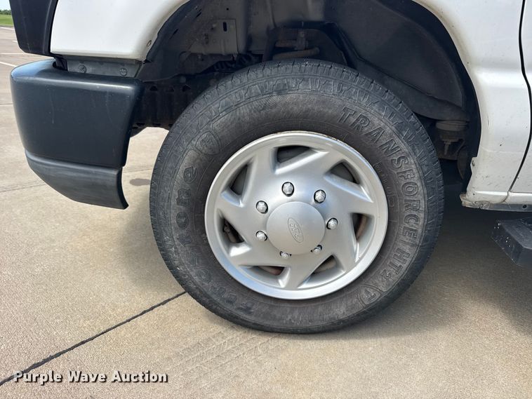 image for item EW4949 2011 Ford E350 Super Duty XL van