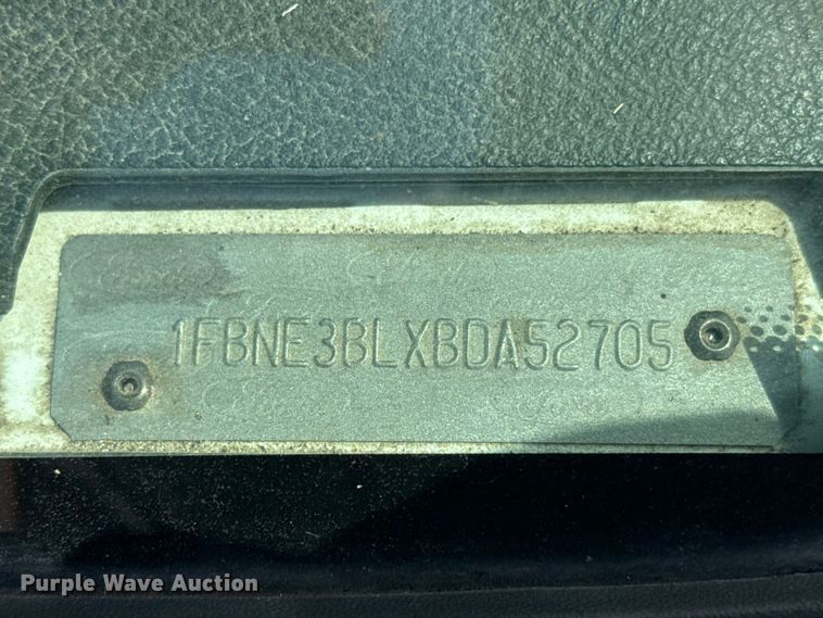 image for item EW4949 2011 Ford E350 Super Duty XL van