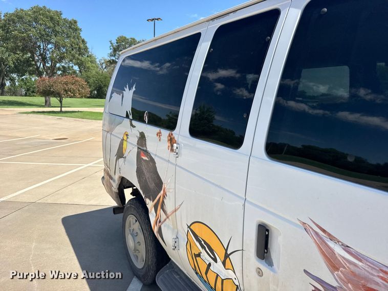 image for item EW4950 2006 Ford E350 Super Duty XL van