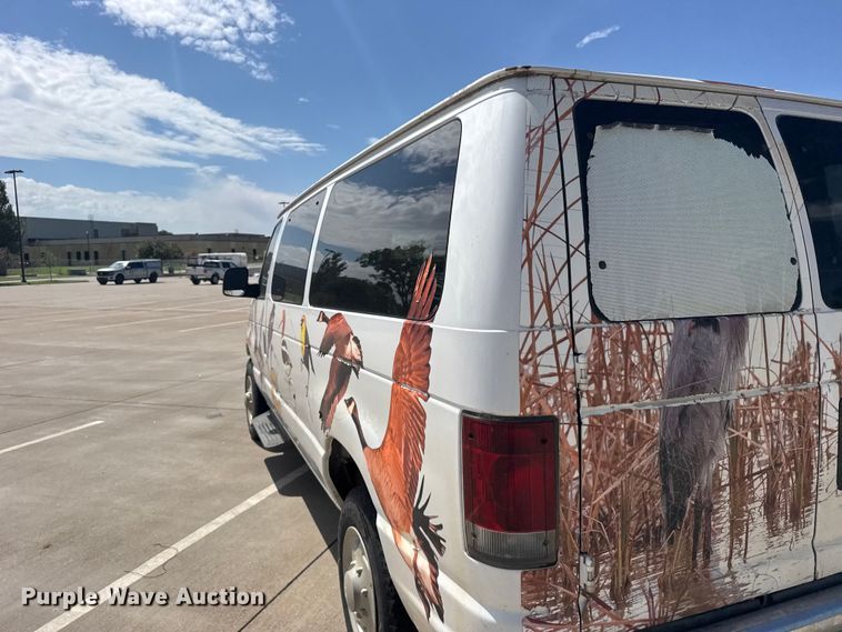 image for item EW4950 2006 Ford E350 Super Duty XL van