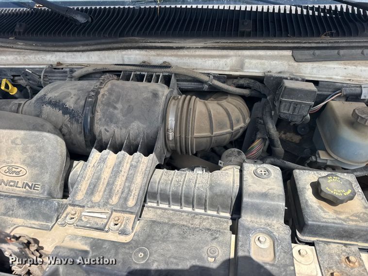 image for item EW4950 2006 Ford E350 Super Duty XL van