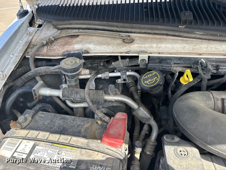 image for item EW4950 2006 Ford E350 Super Duty XL van