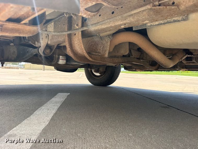 image for item EW4950 2006 Ford E350 Super Duty XL van