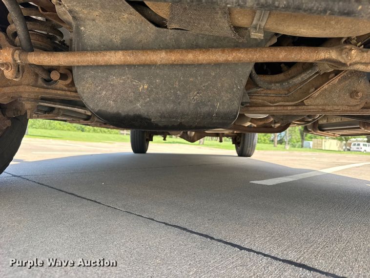 image for item EW4950 2006 Ford E350 Super Duty XL van