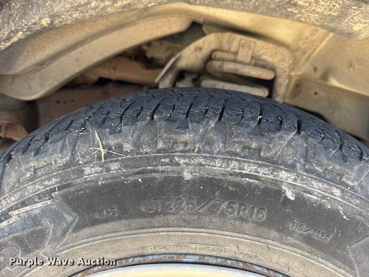 image for item EW4950 2006 Ford E350 Super Duty XL van