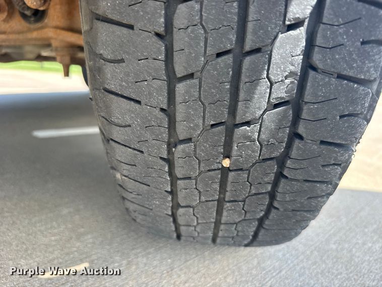 image for item EW4950 2006 Ford E350 Super Duty XL van