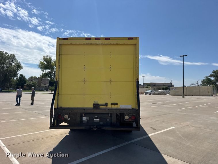 image for item EW4951 1990 Ford E350 box truck