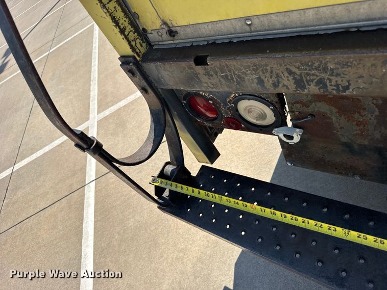image for item EW4951 1990 Ford E350 box truck