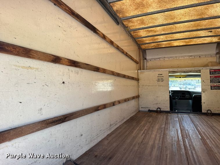 image for item EW4951 1990 Ford E350 box truck