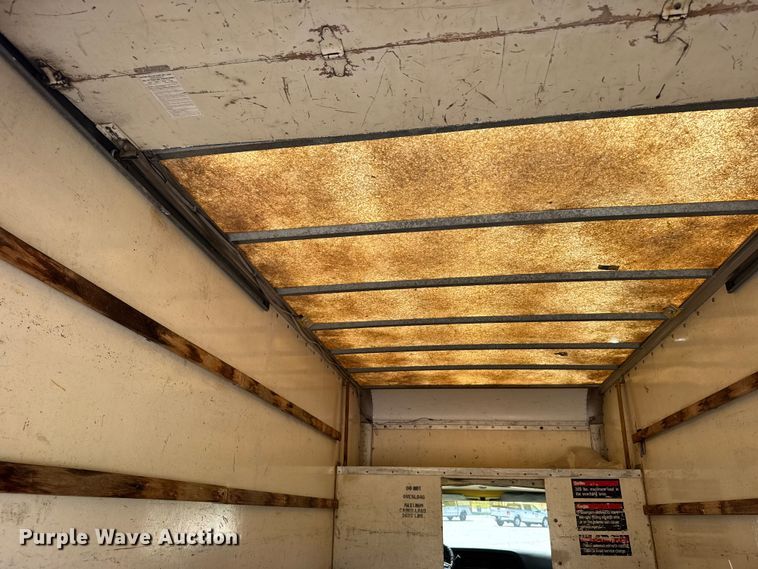 image for item EW4951 1990 Ford E350 box truck
