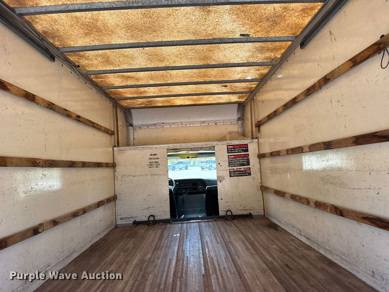 image for item EW4951 1990 Ford E350 box truck
