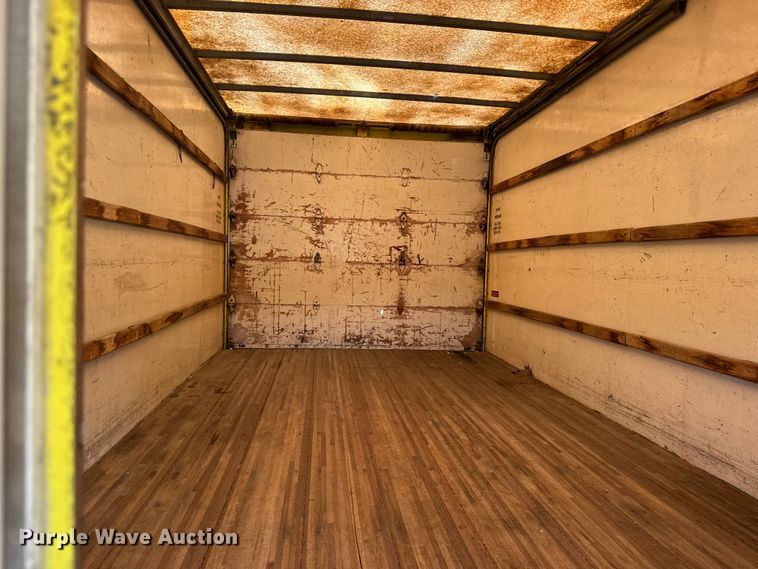 image for item EW4951 1990 Ford E350 box truck