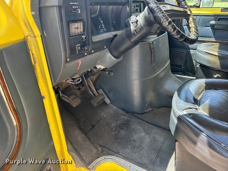 image for item EW4951 1990 Ford E350 box truck