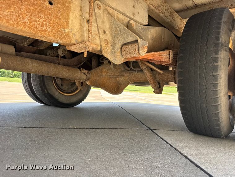 image for item EW4951 1990 Ford E350 box truck