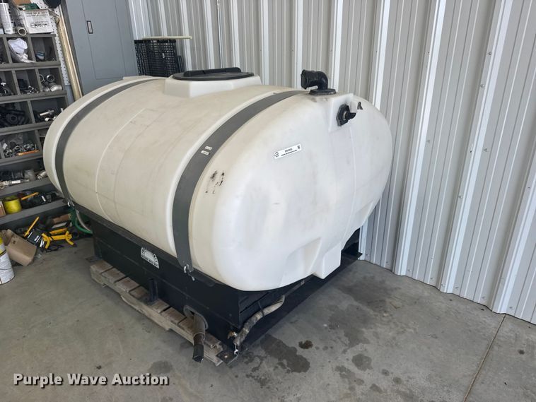 image for item EW4955 Skid mounted poly tank