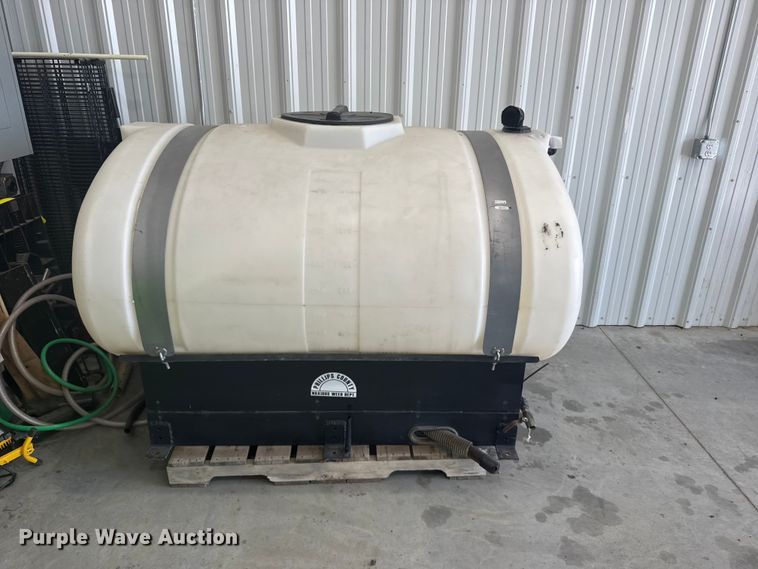 image for item EW4955 Skid mounted poly tank