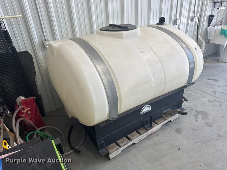 image for item EW4955 Skid mounted poly tank