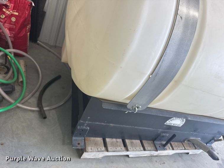 image for item EW4955 Skid mounted poly tank