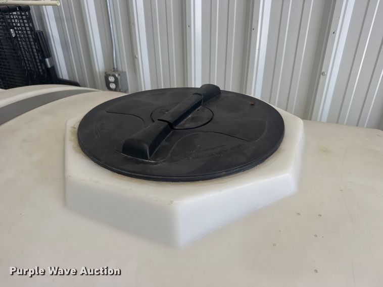 image for item EW4955 Skid mounted poly tank