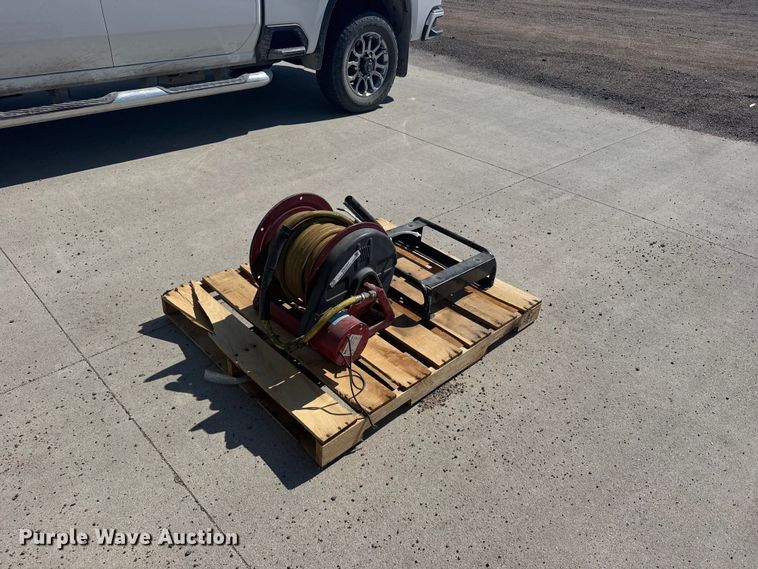 image for item EW4957 Hanny Reels hose real