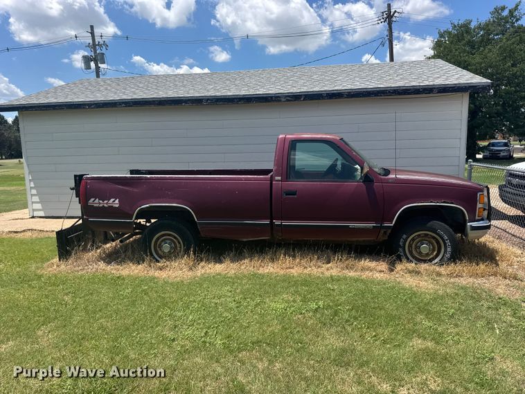 image for item EW4960 1993 Chevrolet K2500 pickup truck