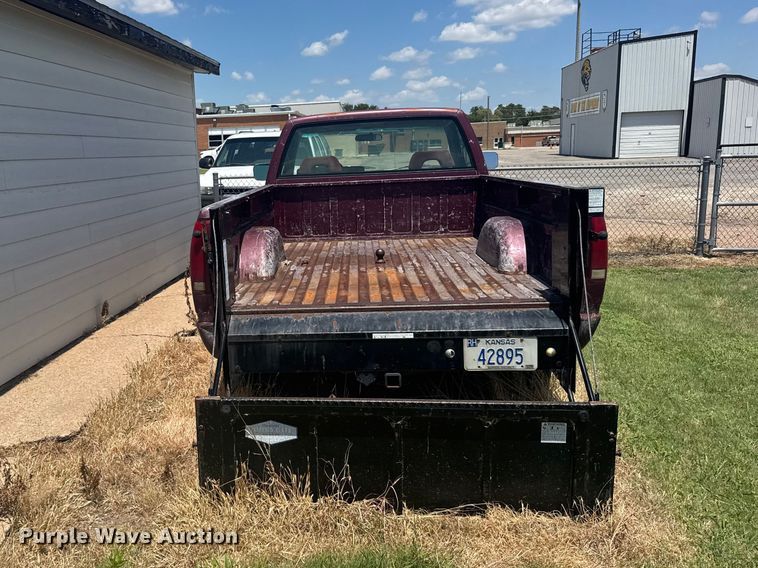 image for item EW4960 1993 Chevrolet K2500 pickup truck