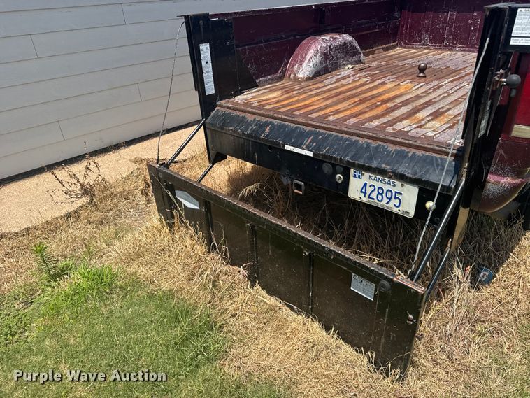 image for item EW4960 1993 Chevrolet K2500 pickup truck