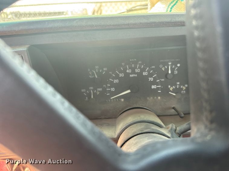 image for item EW4960 1993 Chevrolet K2500 pickup truck