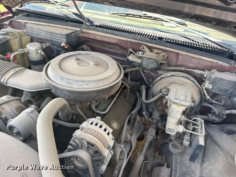 image for item EW4960 1993 Chevrolet K2500 pickup truck