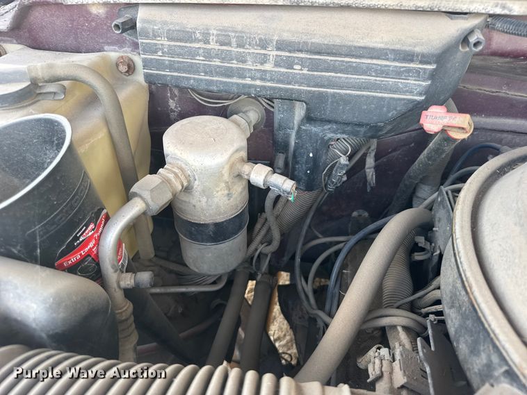 image for item EW4960 1993 Chevrolet K2500 pickup truck