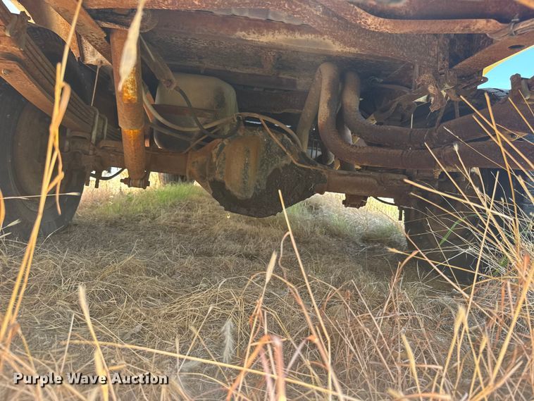 image for item EW4960 1993 Chevrolet K2500 pickup truck