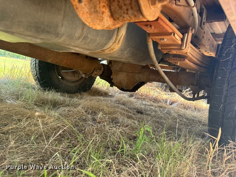 image for item EW4960 1993 Chevrolet K2500 pickup truck