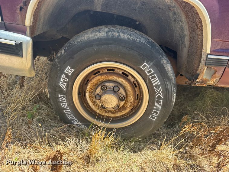 image for item EW4960 1993 Chevrolet K2500 pickup truck