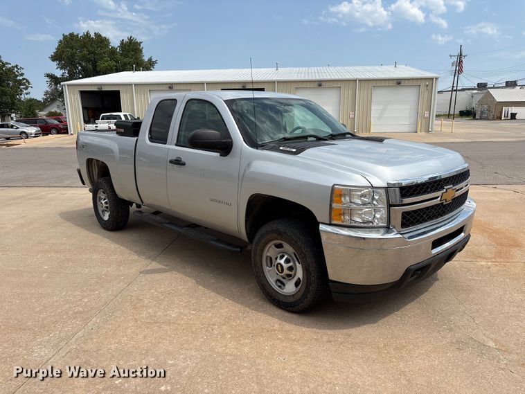 image for item EX0000 2012 Chevrolet Silverado 2500HD Ext. Cab pickup truck