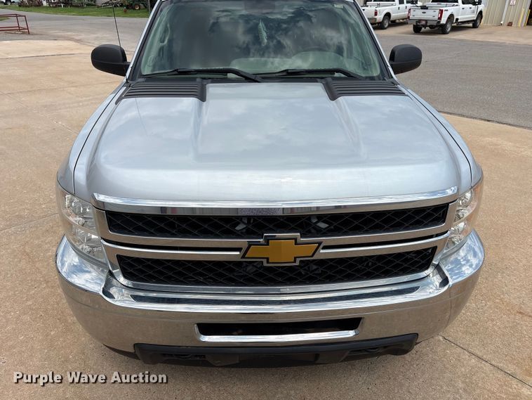 image for item EX0000 2012 Chevrolet Silverado 2500HD Ext. Cab pickup truck