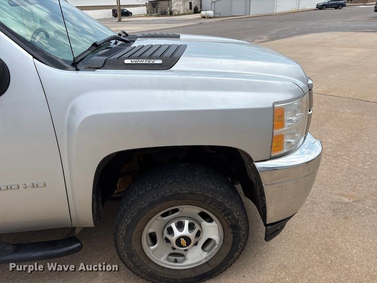 image for item EX0000 2012 Chevrolet Silverado 2500HD Ext. Cab pickup truck