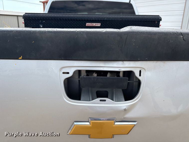 image for item EX0000 2012 Chevrolet Silverado 2500HD Ext. Cab pickup truck
