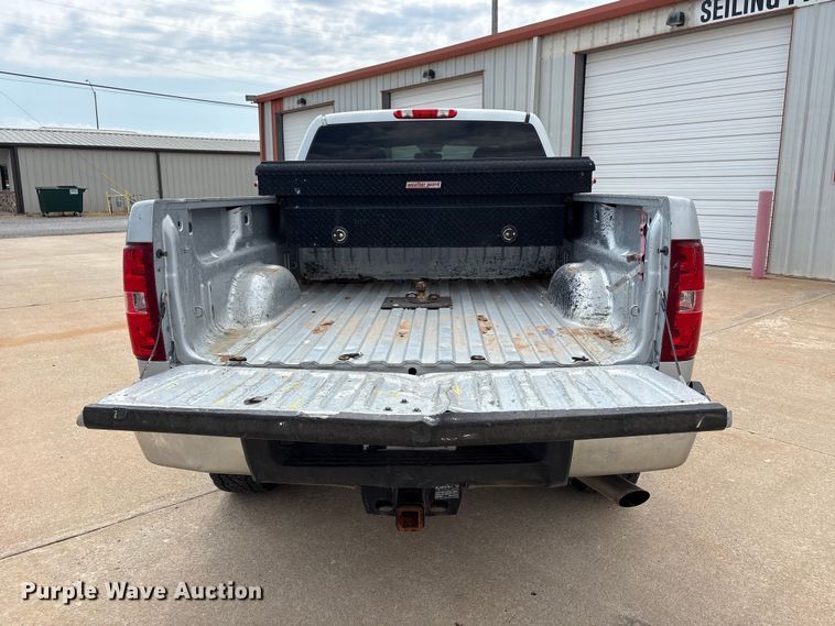 image for item EX0000 2012 Chevrolet Silverado 2500HD Ext. Cab pickup truck
