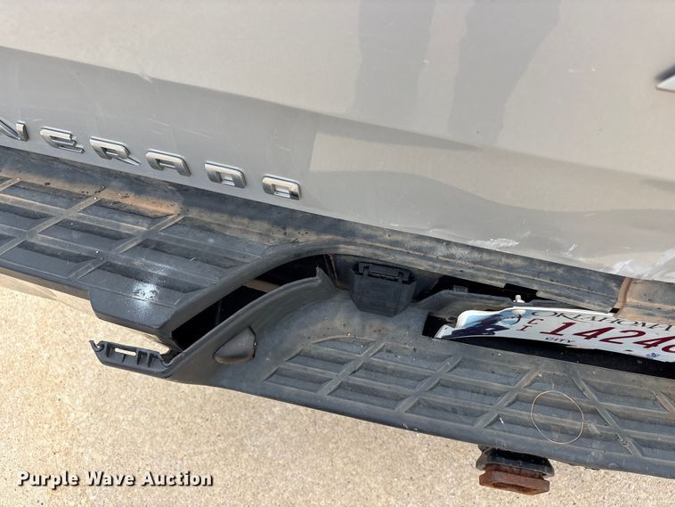 image for item EX0000 2012 Chevrolet Silverado 2500HD Ext. Cab pickup truck
