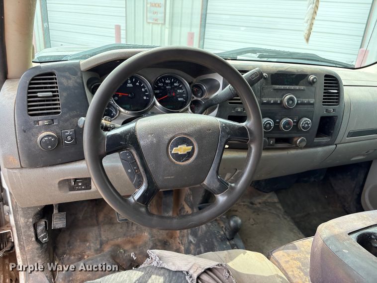 image for item EX0000 2012 Chevrolet Silverado 2500HD Ext. Cab pickup truck