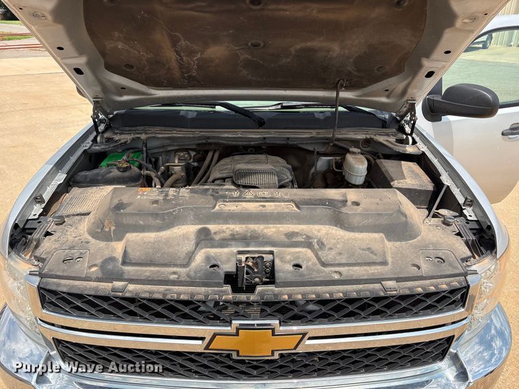 image for item EX0000 2012 Chevrolet Silverado 2500HD Ext. Cab pickup truck