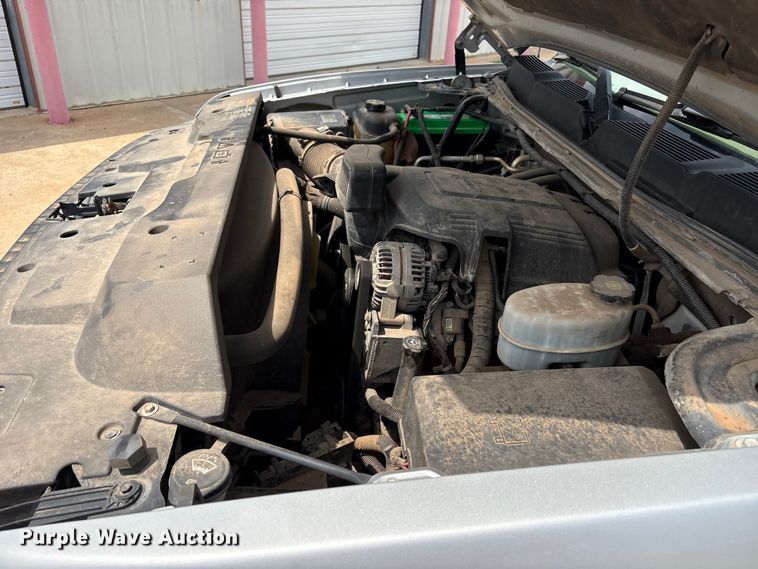image for item EX0000 2012 Chevrolet Silverado 2500HD Ext. Cab pickup truck