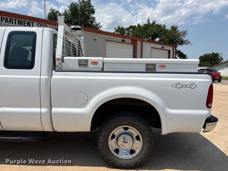 image for item EX0006 2007 Ford F250 Super Duty Ext. Cab pickup truck