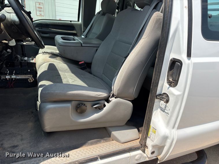 image for item EX0006 2007 Ford F250 Super Duty Ext. Cab pickup truck