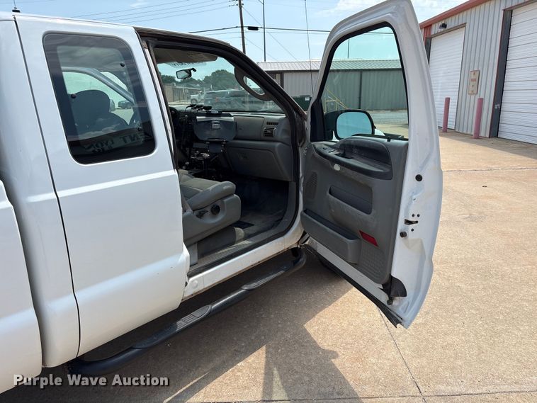image for item EX0006 2007 Ford F250 Super Duty Ext. Cab pickup truck