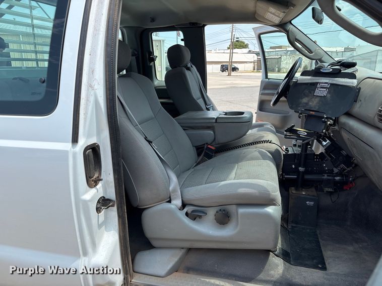 image for item EX0006 2007 Ford F250 Super Duty Ext. Cab pickup truck