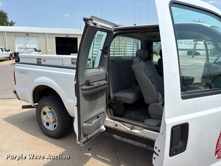 image for item EX0006 2007 Ford F250 Super Duty Ext. Cab pickup truck