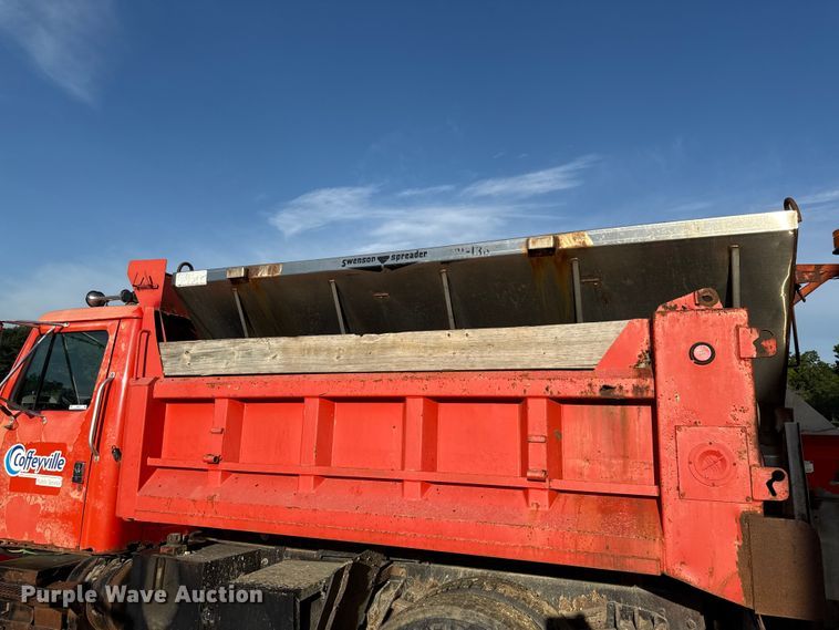 image for item EX2019 1997 International 4900 dump truck