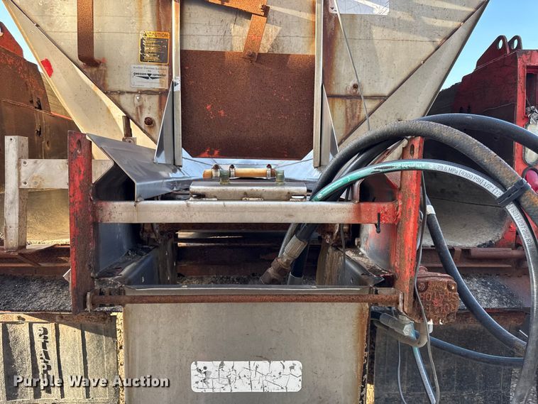 image for item EX2019 1997 International 4900 dump truck