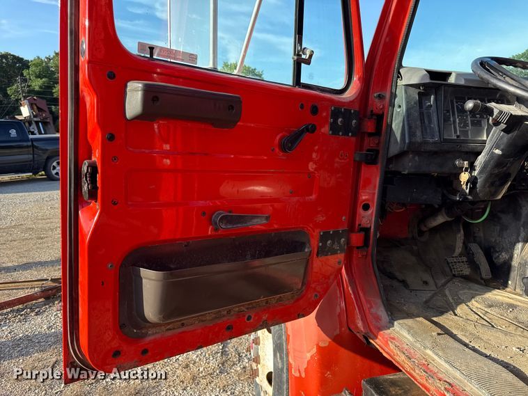 image for item EX2019 1997 International 4900 dump truck